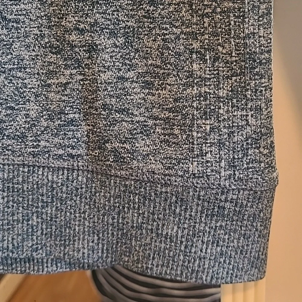 Lululemon Atletica Long Sleeves Active Top, Size 2, Color Light Blue 👌 ✨️ 😀 - Picture 12 of 16